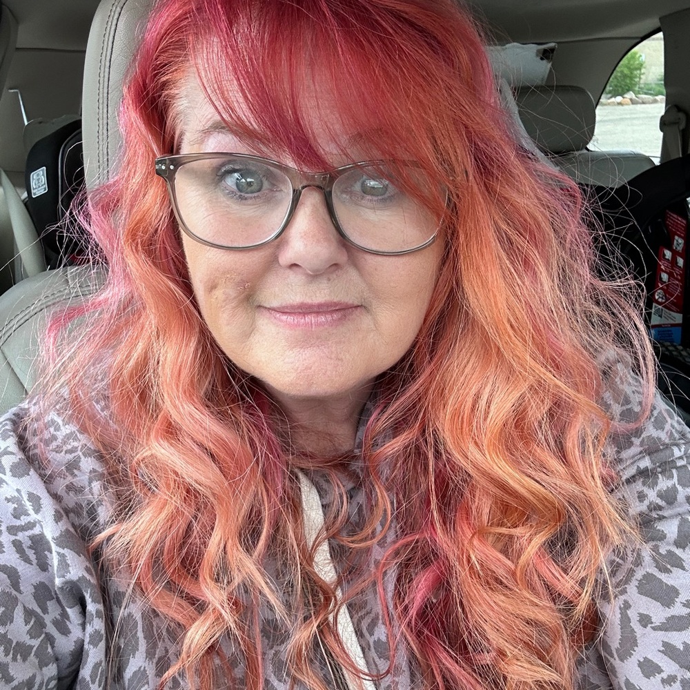 Meet your Posher, Angela